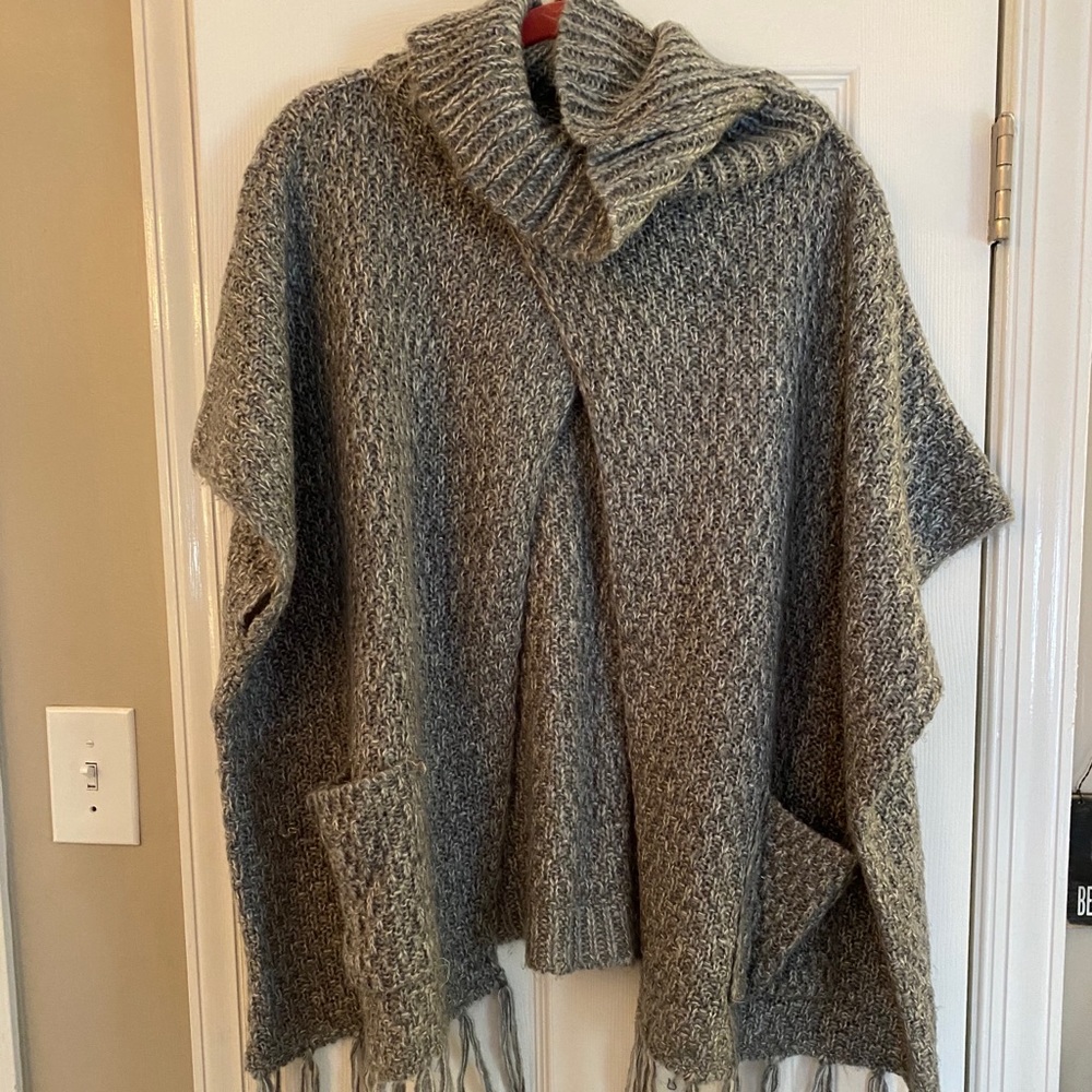 Steve Madden | Sweater Poncho